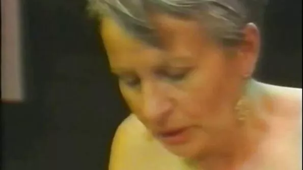 Metsikus looduses. lesbi sex hd