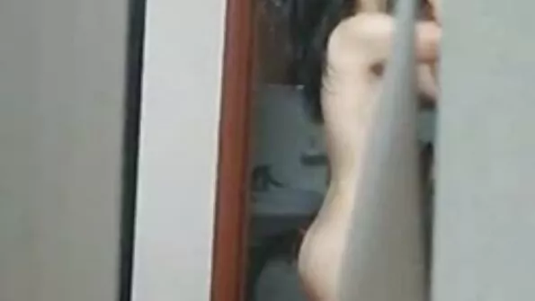 Viimane kiisu xxx lesbik enne lahkumist.