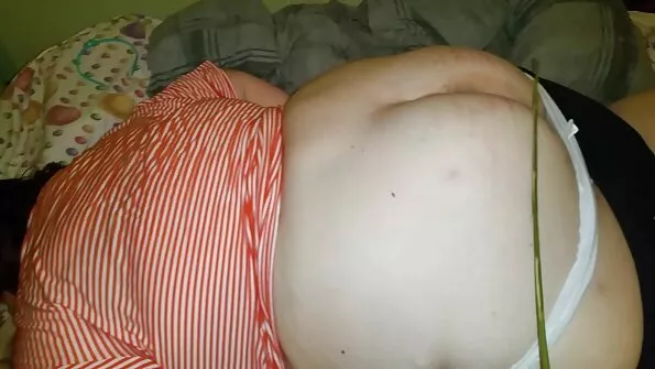 Vuntsid - lühikeste pükstega Kennale lihtne ligipääs. mom sex lesbi