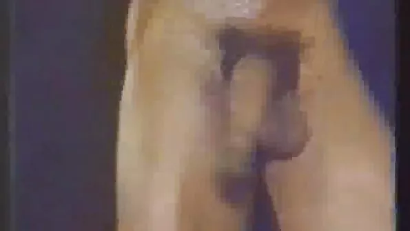 Peatuge asendis pornohublesbi 69 suurenenud kiilaspäisuse tõttu.