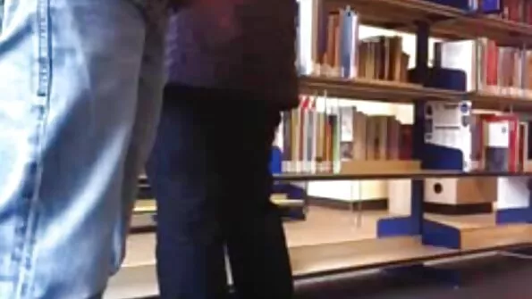 Lõdvestu ja lesbi hot xxx lase oma fantaasiad valla.