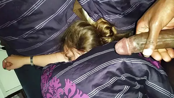 Bambits tõelise uljaspea jaoks. lesbi porn