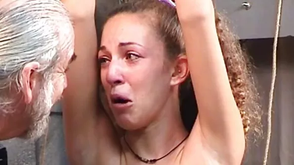 Soojem mom lesbi sex kui kamin.