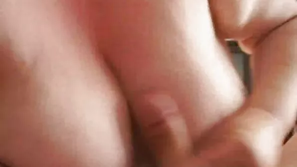 Mida laiemad on jalad, seda parem on Aasia porno lezbik skoor.