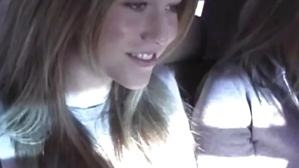 Raha lesbi video gratis ajab igasuguse ilu jalad laiali.