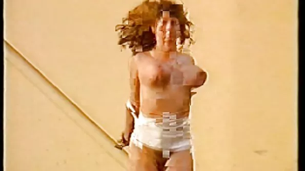 Ihakas poiss oma vanemate puudumisel rebis porno mom lesbi ilusa naabri maha.