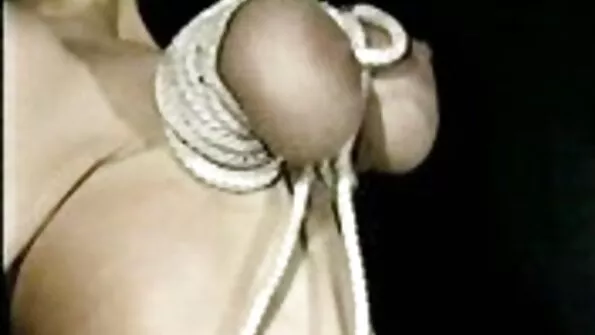 Õde film porno lesbi osutus endiseks pornotaariks.