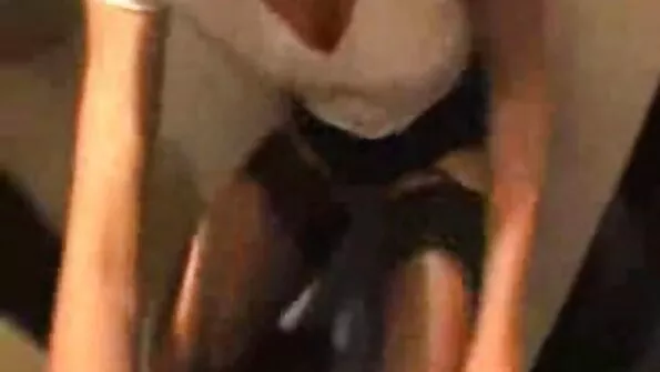Paar minutit ja suvaline tüdruk sex video lesbi su peenisel.