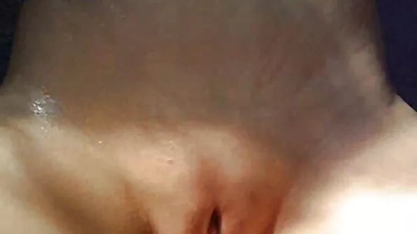 Eneseharimine sexy lesbi peenisel.