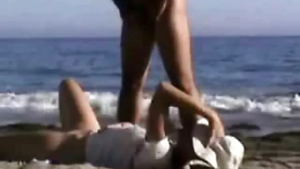 Vesi aitab orgasme üksteise xnxxx lesbi järel lennata.