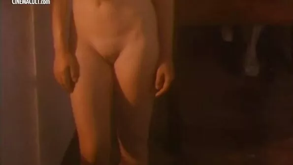 Piisab vihjetest, et liige oleks paari minutiga õiges lesbi anal sex kohas.