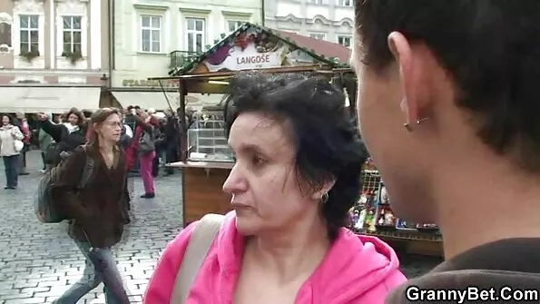 Naabripagasiruum on xnxxlesbi ideaalne kogemuste omandamiseks.